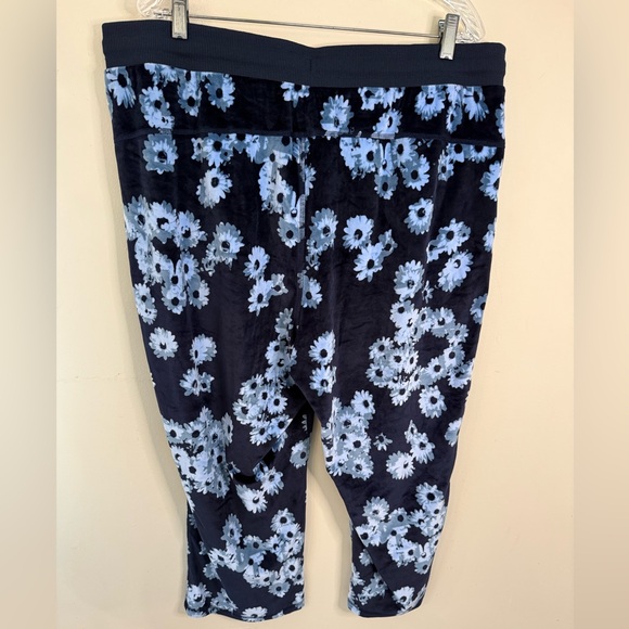 Cozy navy blue & light blue floral lounge or pajama pants  Plush warm soft SZ 2X - Picture 2 of 5